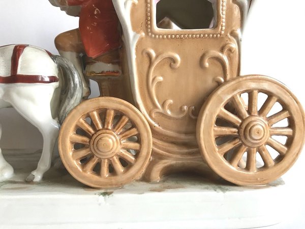 Kutsche Keramik im Barockstil mit einem Gespann aus 4 Pferden exklusive  Deko