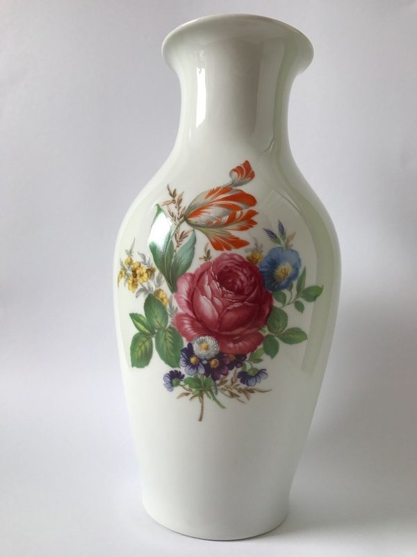 Alte Vase Lindner Porzellan Bettina floralem Dekor mit Prägungsnummer