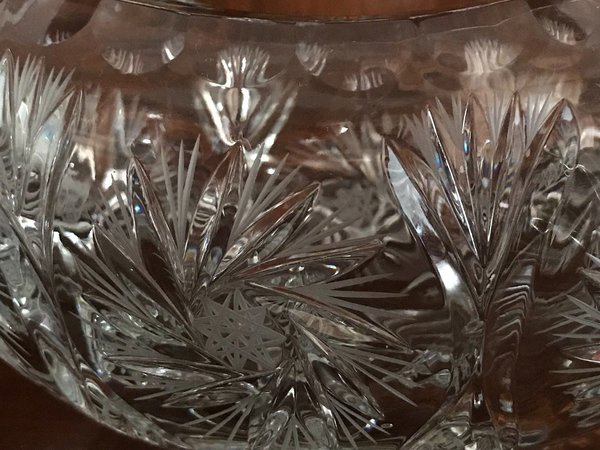 Alte Bleikristall Schale Schleuderstern Handschliff aus Lausitzer Glas mit Schiffchen Form